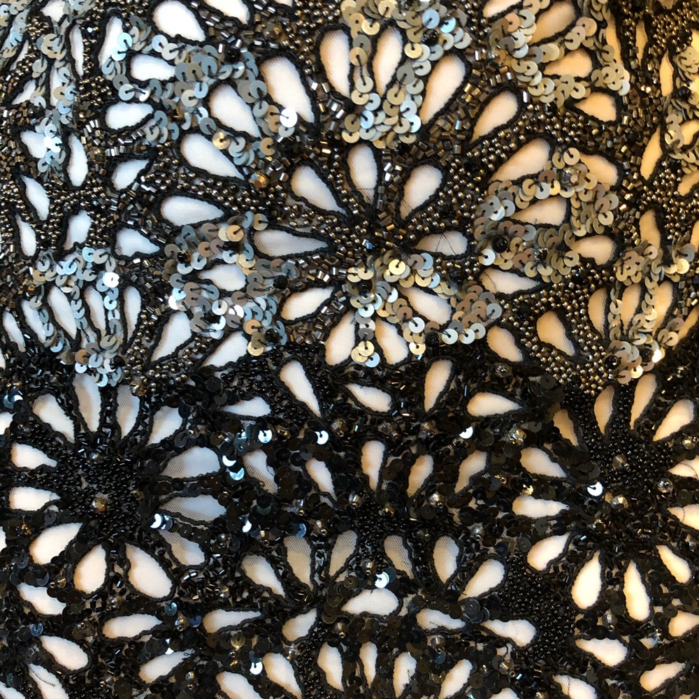 Dress - Picture 4 of 4